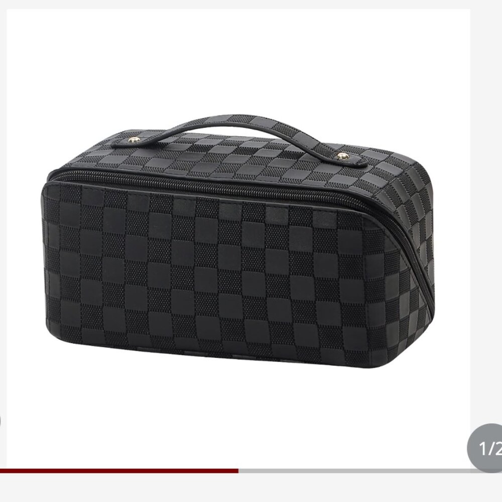 Makeup Bag Large Capacity Travel Cosmetic Bag Portable NEW IN PACKAGE